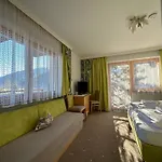 Dorferwirt * برامبرغ ام ويلدكوغه