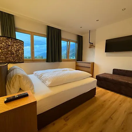 Dorferwirt Hotel *